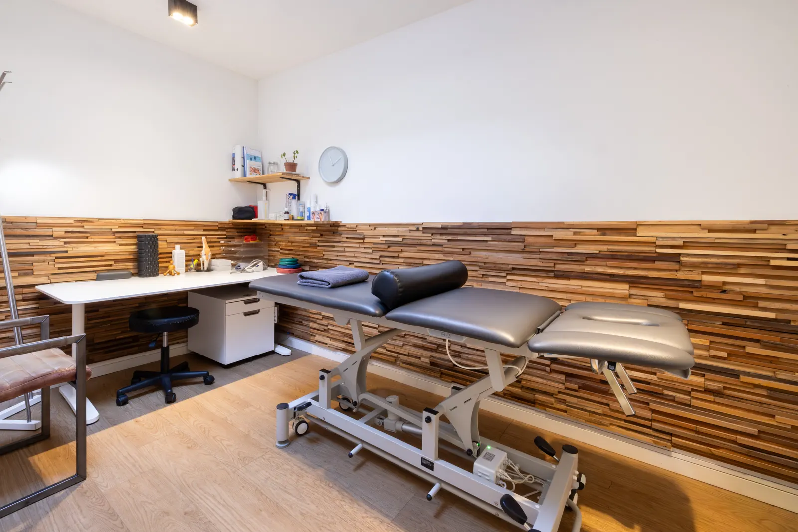 De praktijkruimte van BeyondPhysio binnen BeyondFit Amsterdam